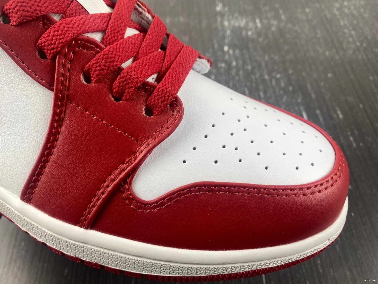 DC0774-160 Black Low 1 (Women's) - Reverse Jordan Toe 0125